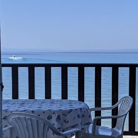 Seafront Apartment Пефкохори Экстерьер фото