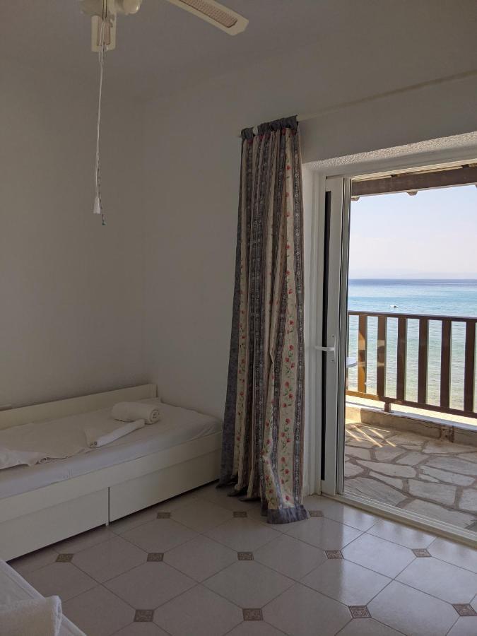 Seafront Apartment Пефкохори Экстерьер фото